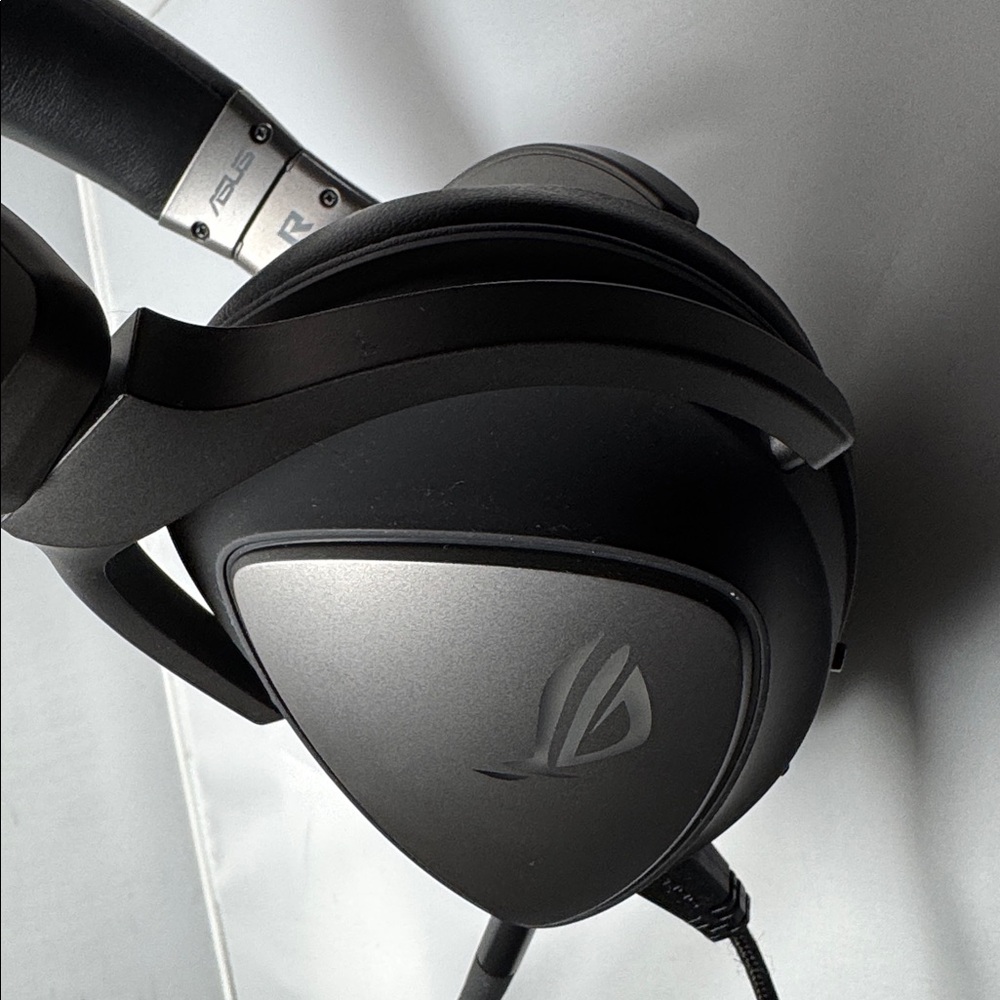 ASUS ROG Delta S Gaming Headset with USB-C
Gaming headphones - Picture 2 of 7